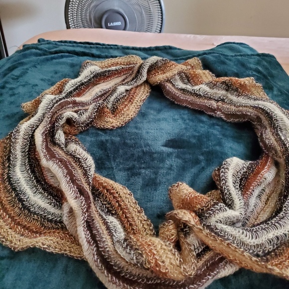 Scarves - Picture 6 of 8